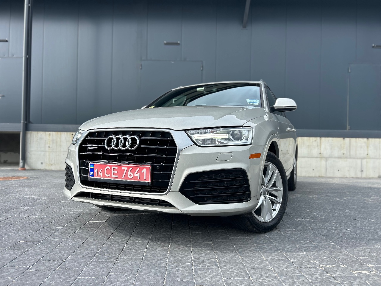Audi Q3 - фото 10