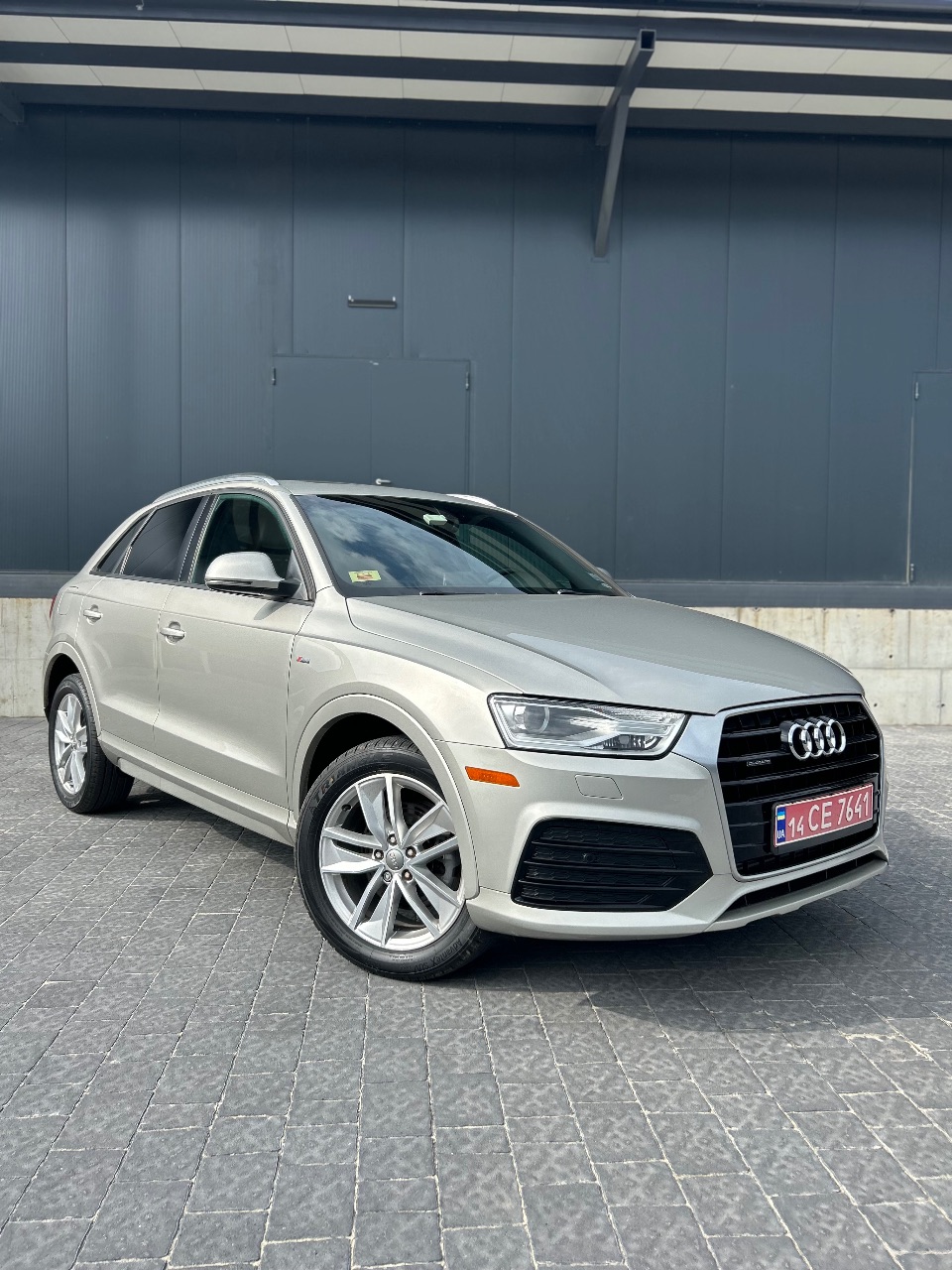 Audi Q3 - фото 7