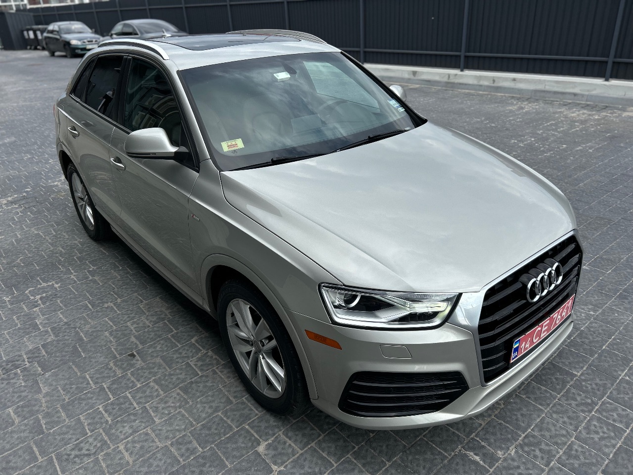 Audi Q3 - фото 18