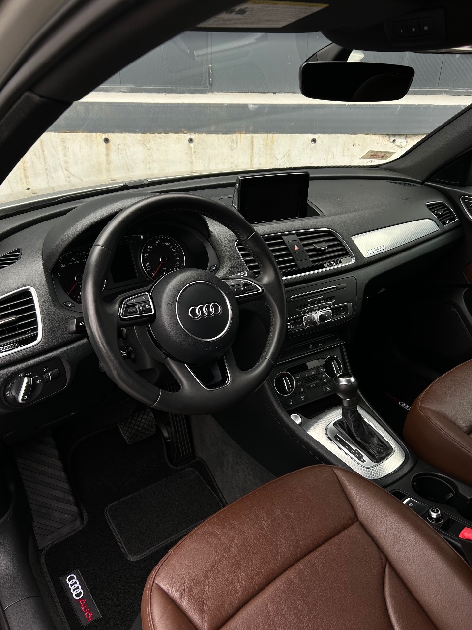 Audi Q3 - фото 26