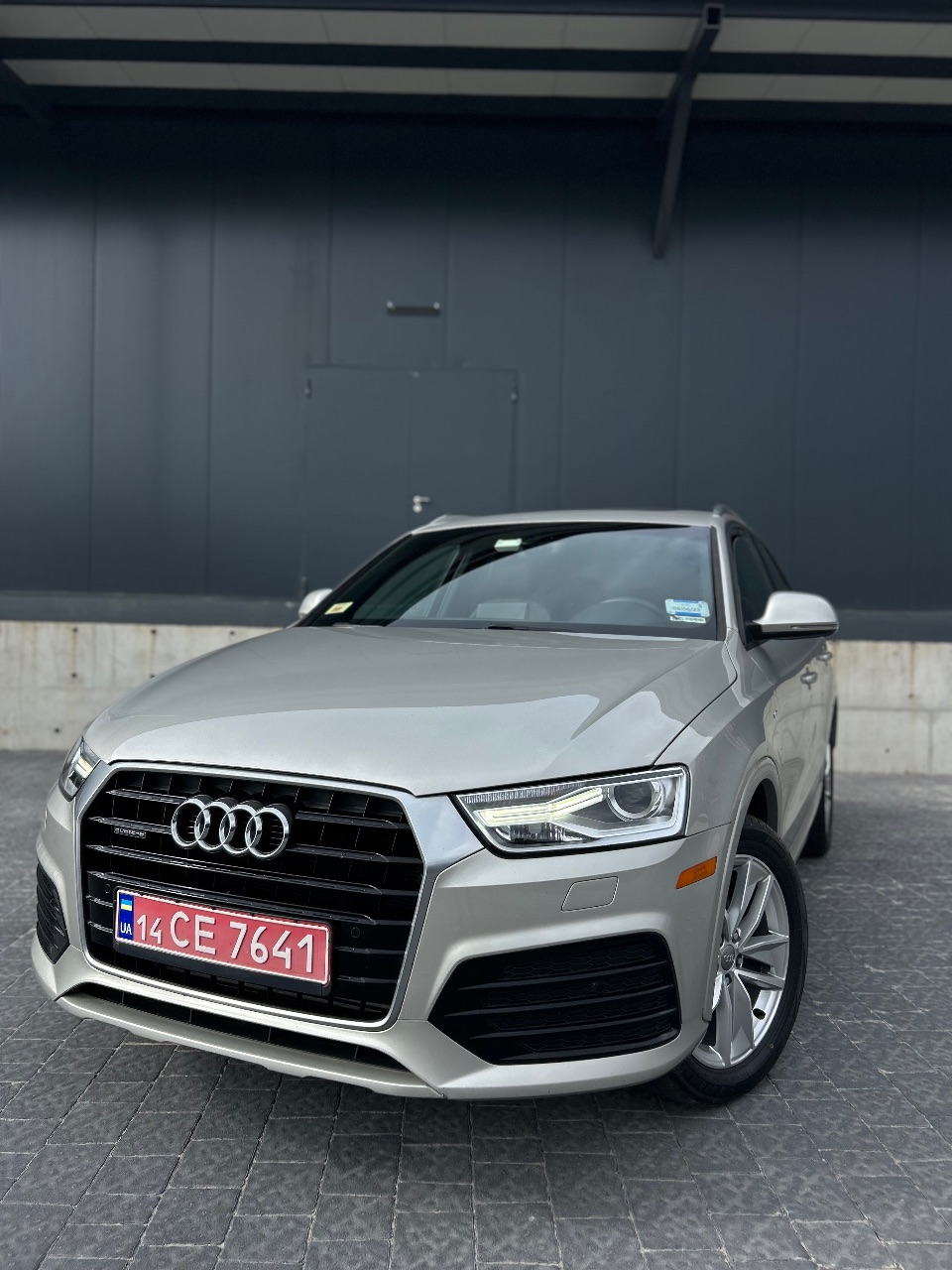 Audi Q3 - фото 11