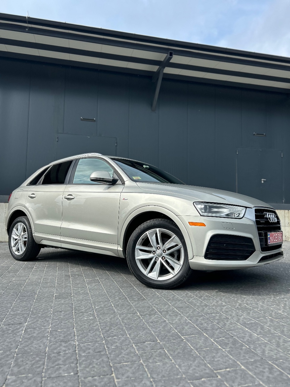 Audi Q3 - фото 9