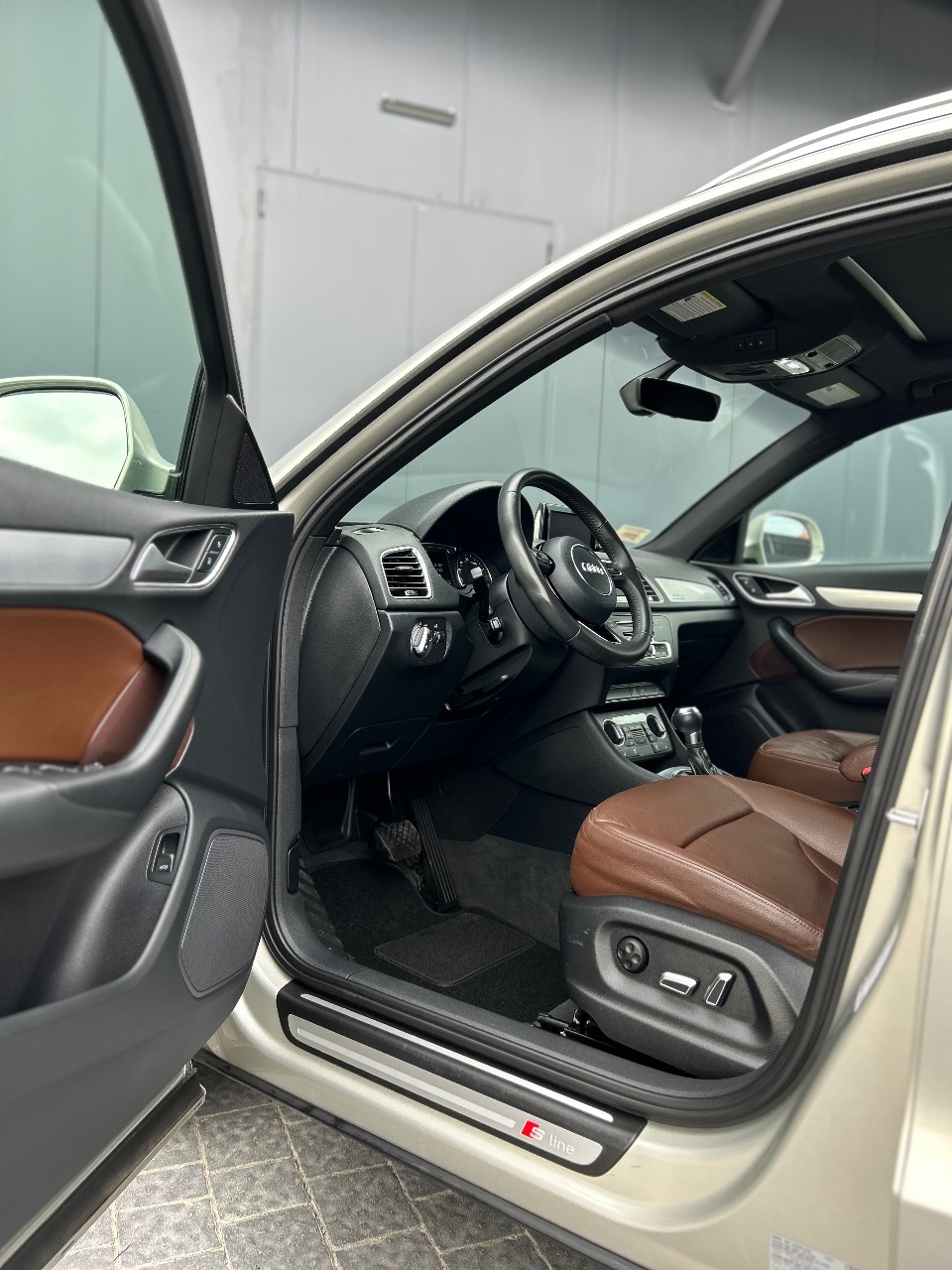 Audi Q3 - фото 25