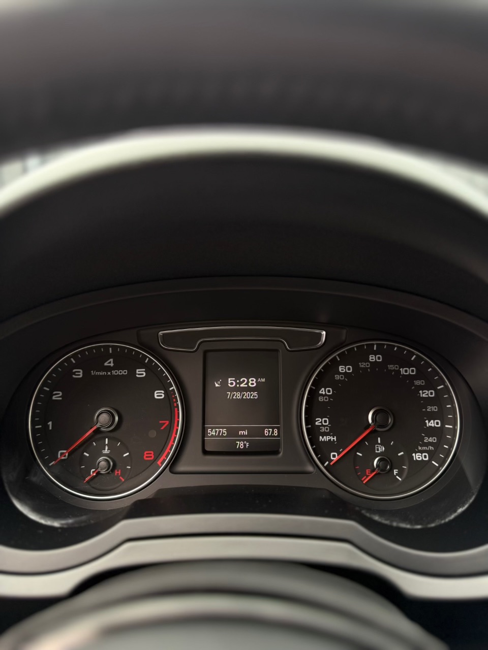 Audi Q3 - фото 17