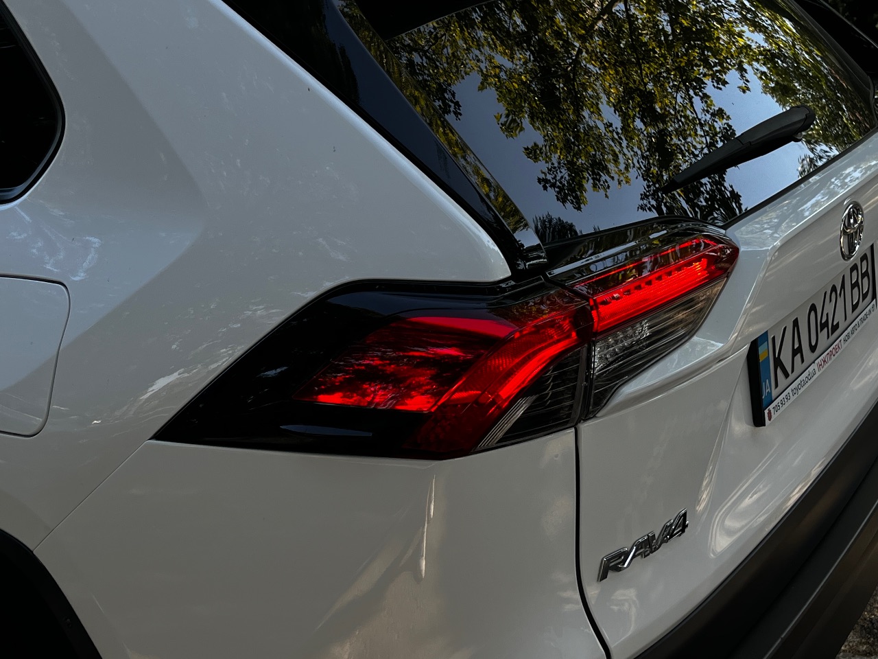 Toyota RAV4 - фото 8