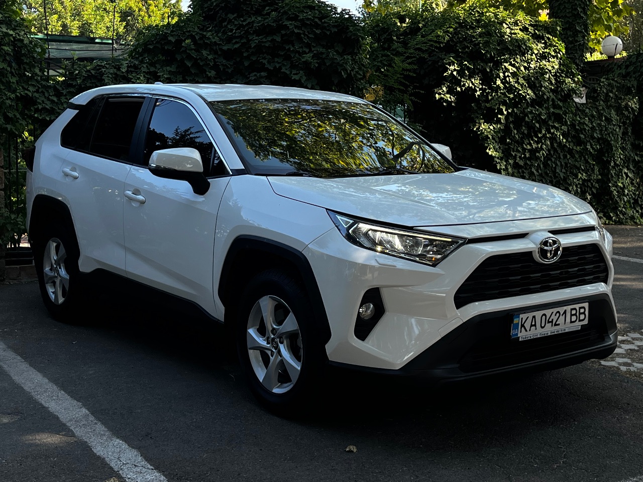 Toyota RAV4 - фото 4