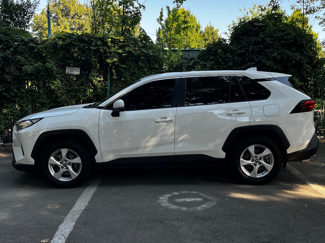 Toyota RAV4 - фото 6