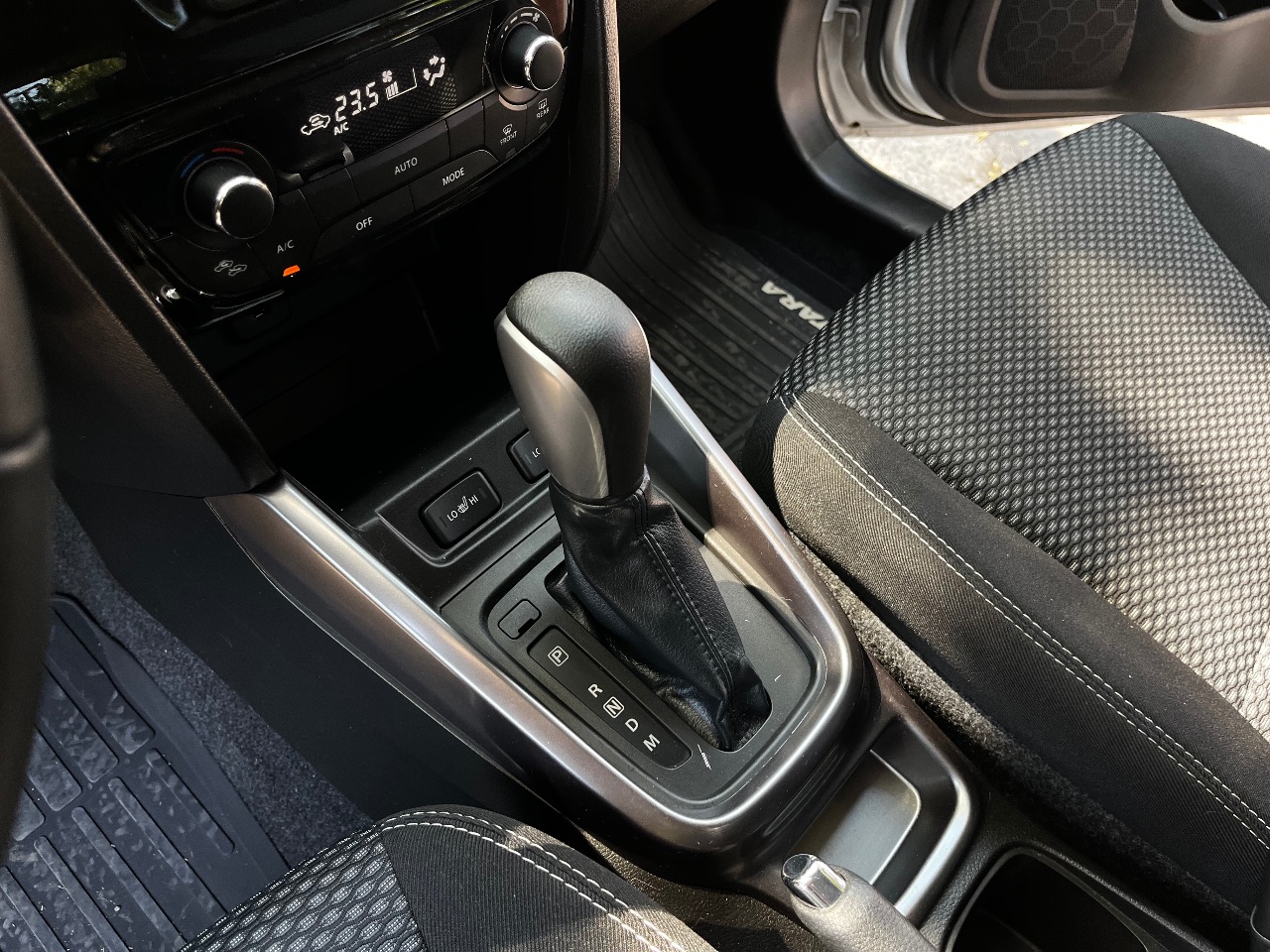 Suzuki Vitara - фото 17