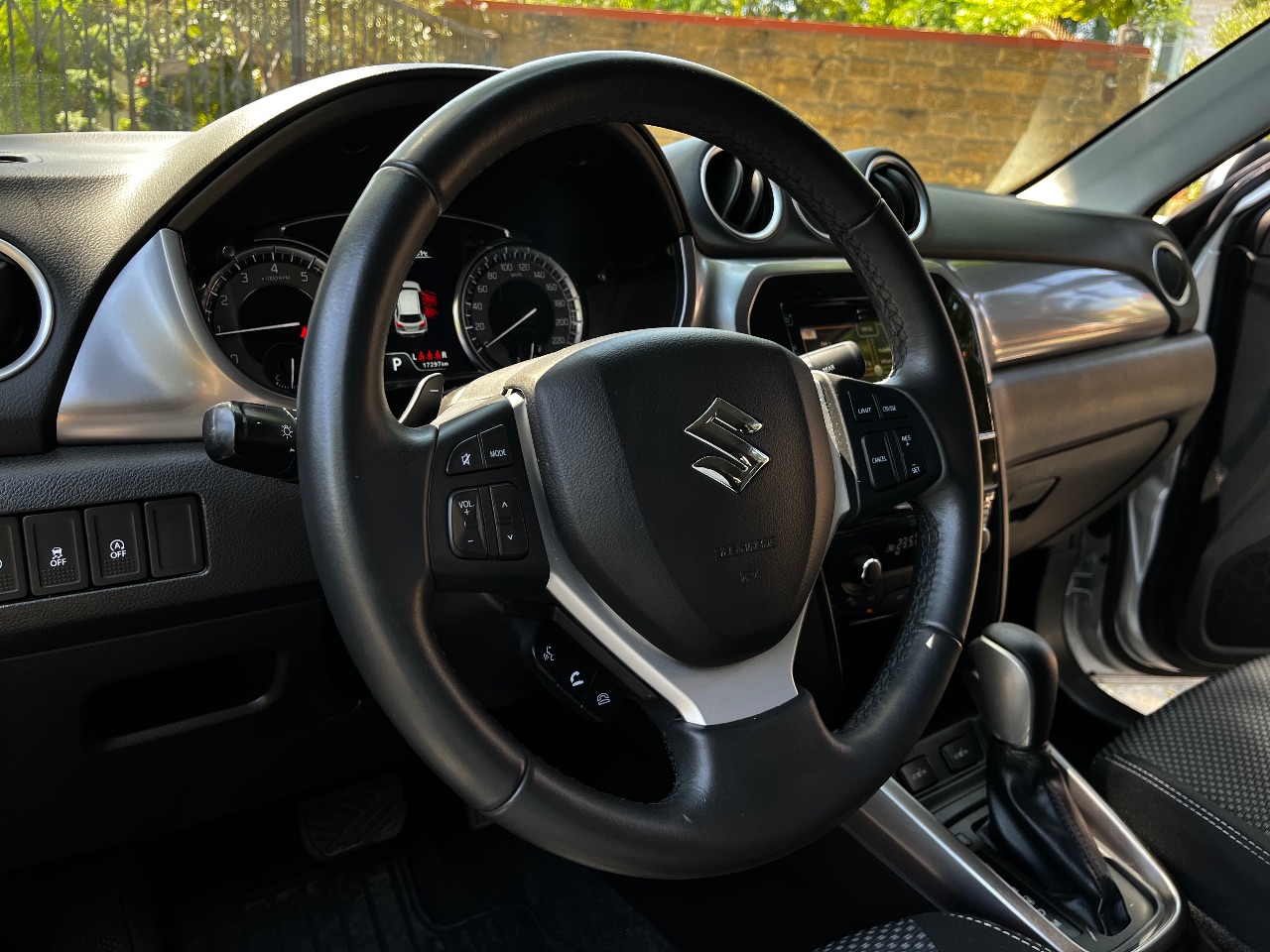 Suzuki Vitara - фото 23