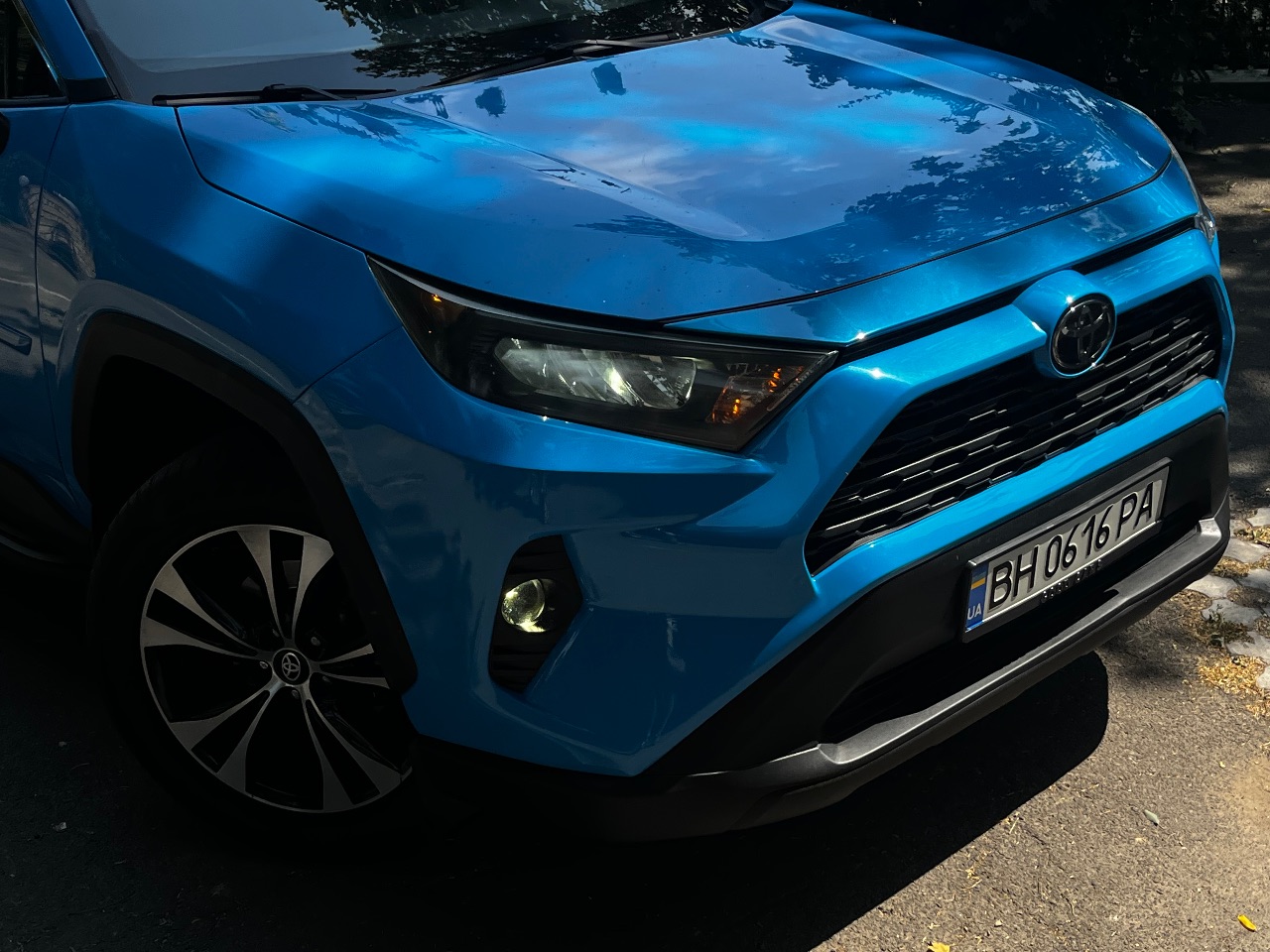 Toyota RAV4 - фото 3