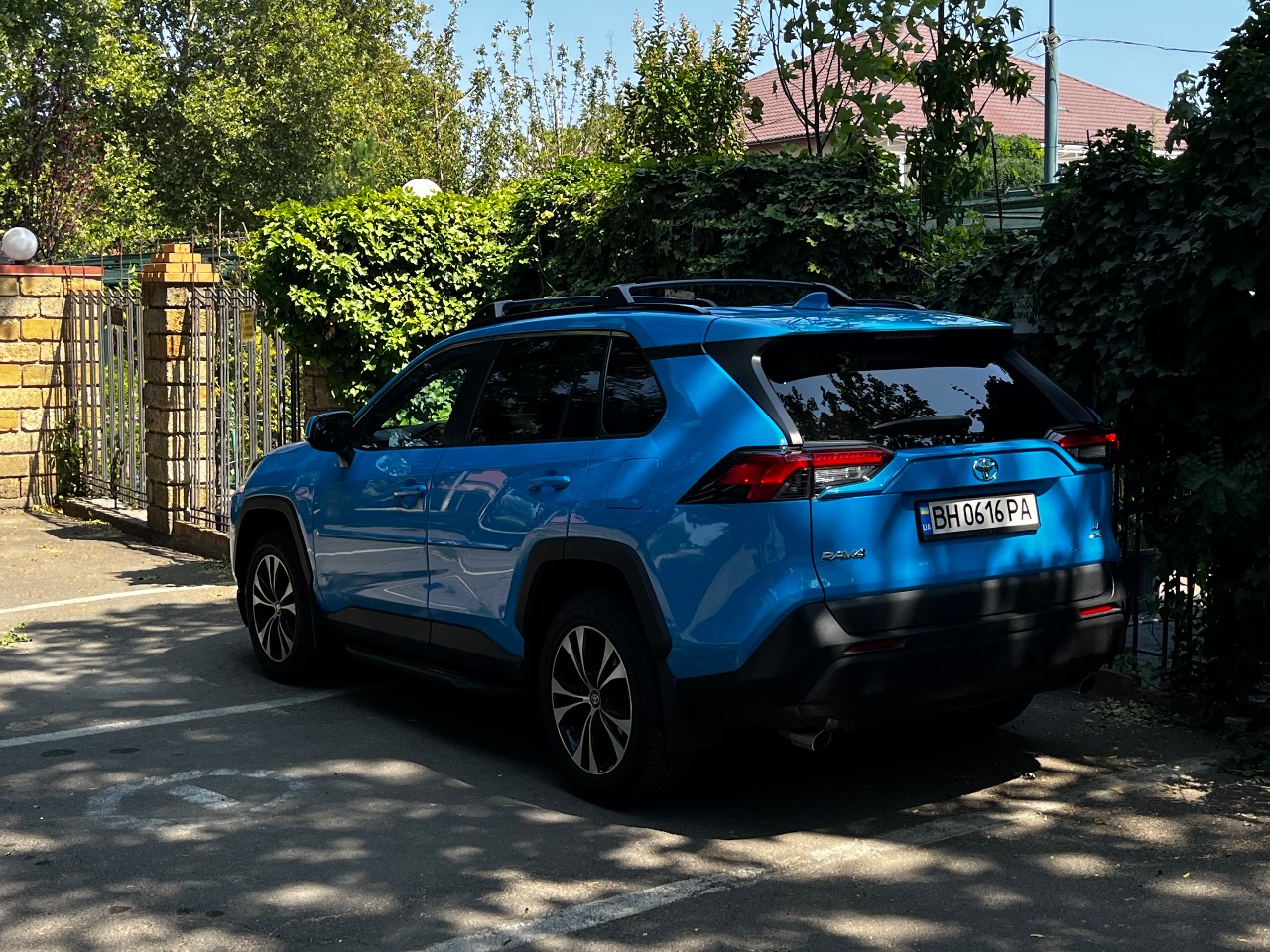 Toyota RAV4 - фото 10