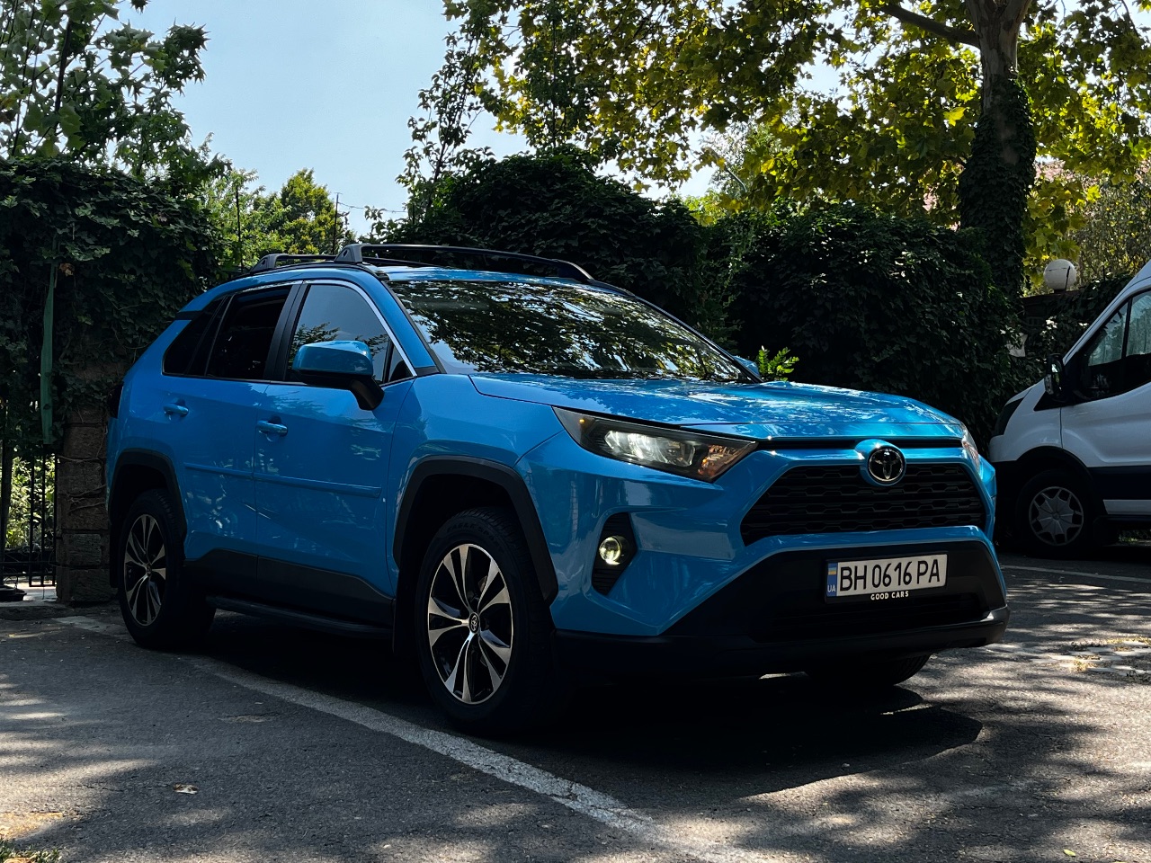 Toyota RAV4 - фото 6