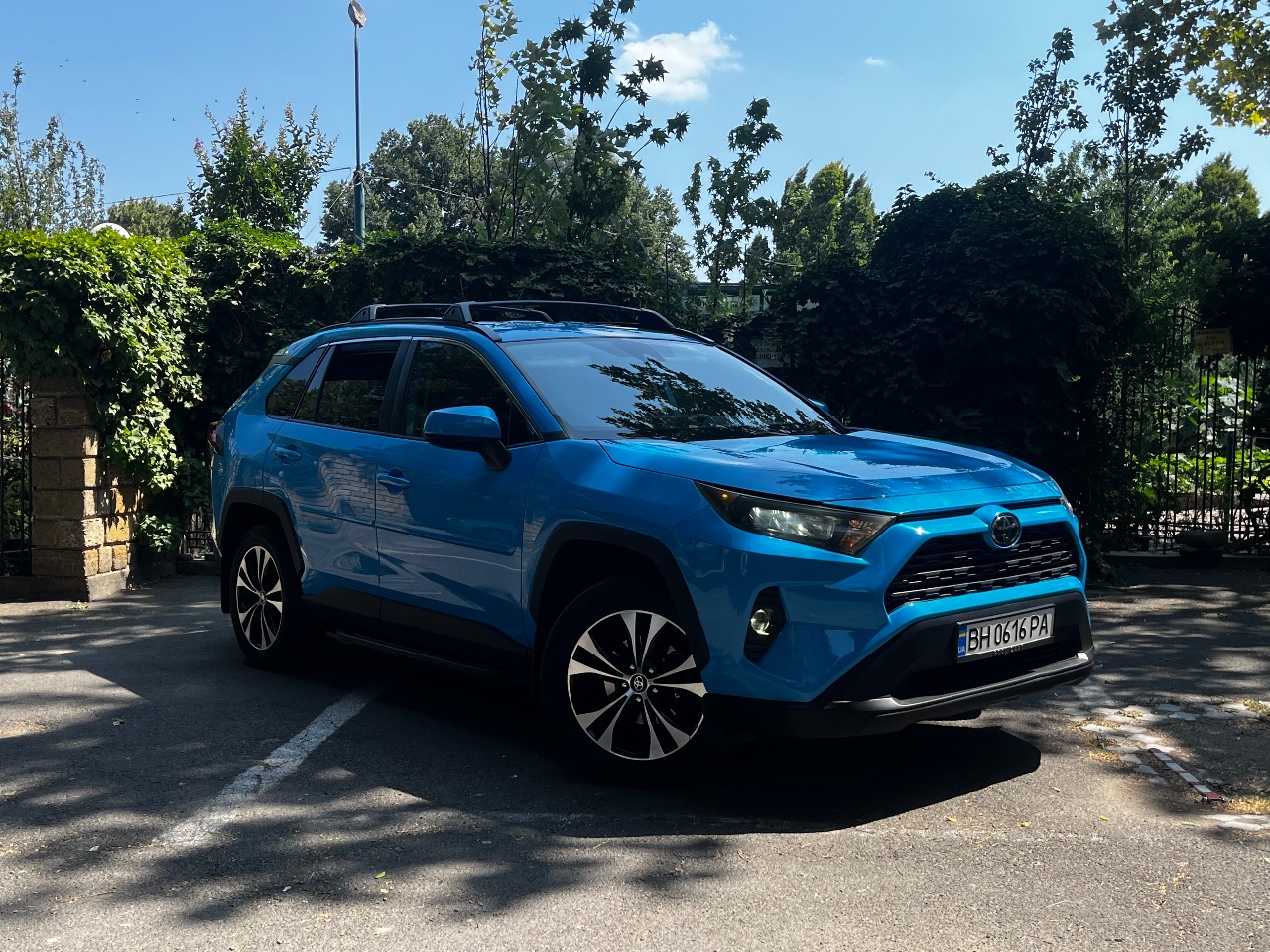 Toyota RAV4 - фото 2