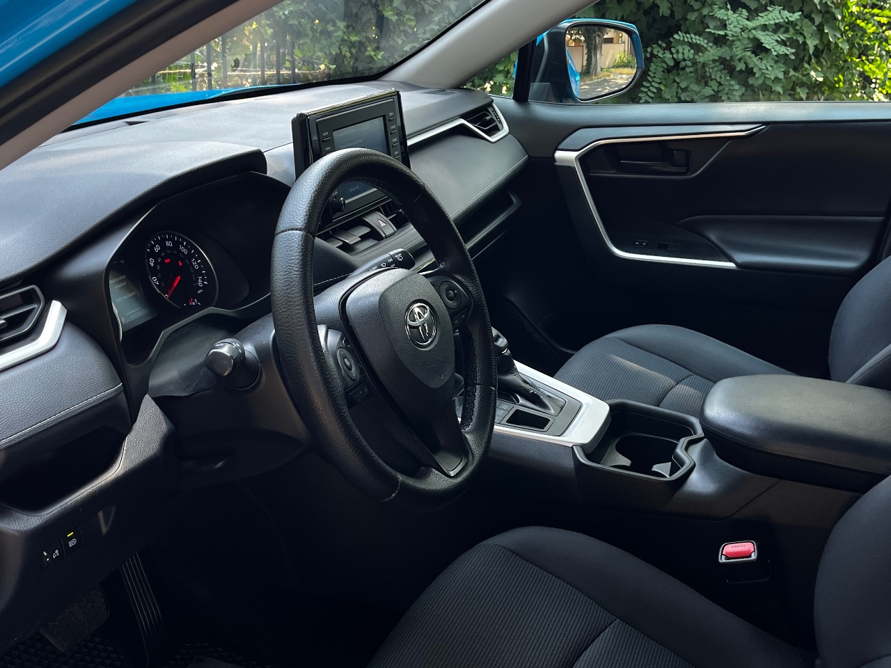 Toyota RAV4 - фото 15