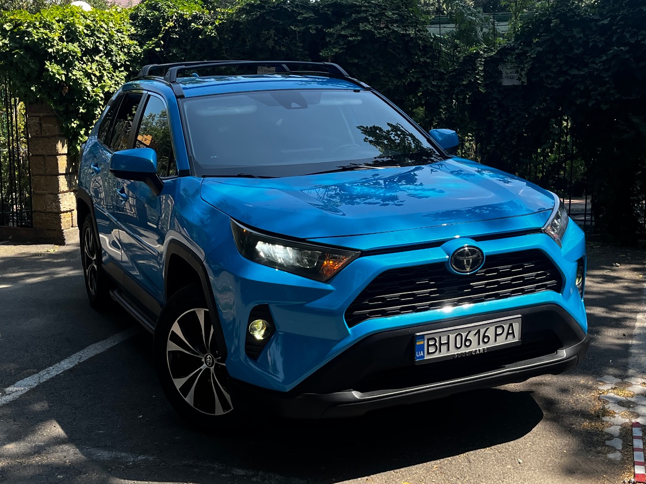 Toyota RAV4 - фото 4