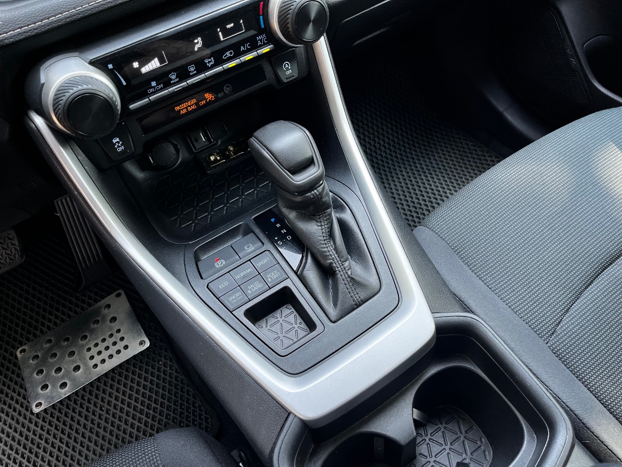 Toyota RAV4 - фото 20