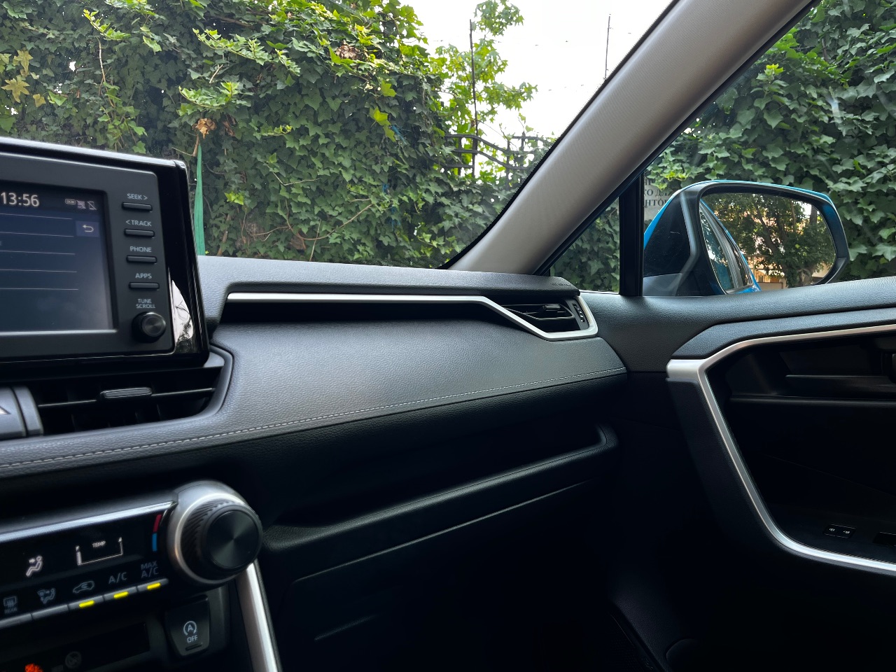 Toyota RAV4 - фото 22