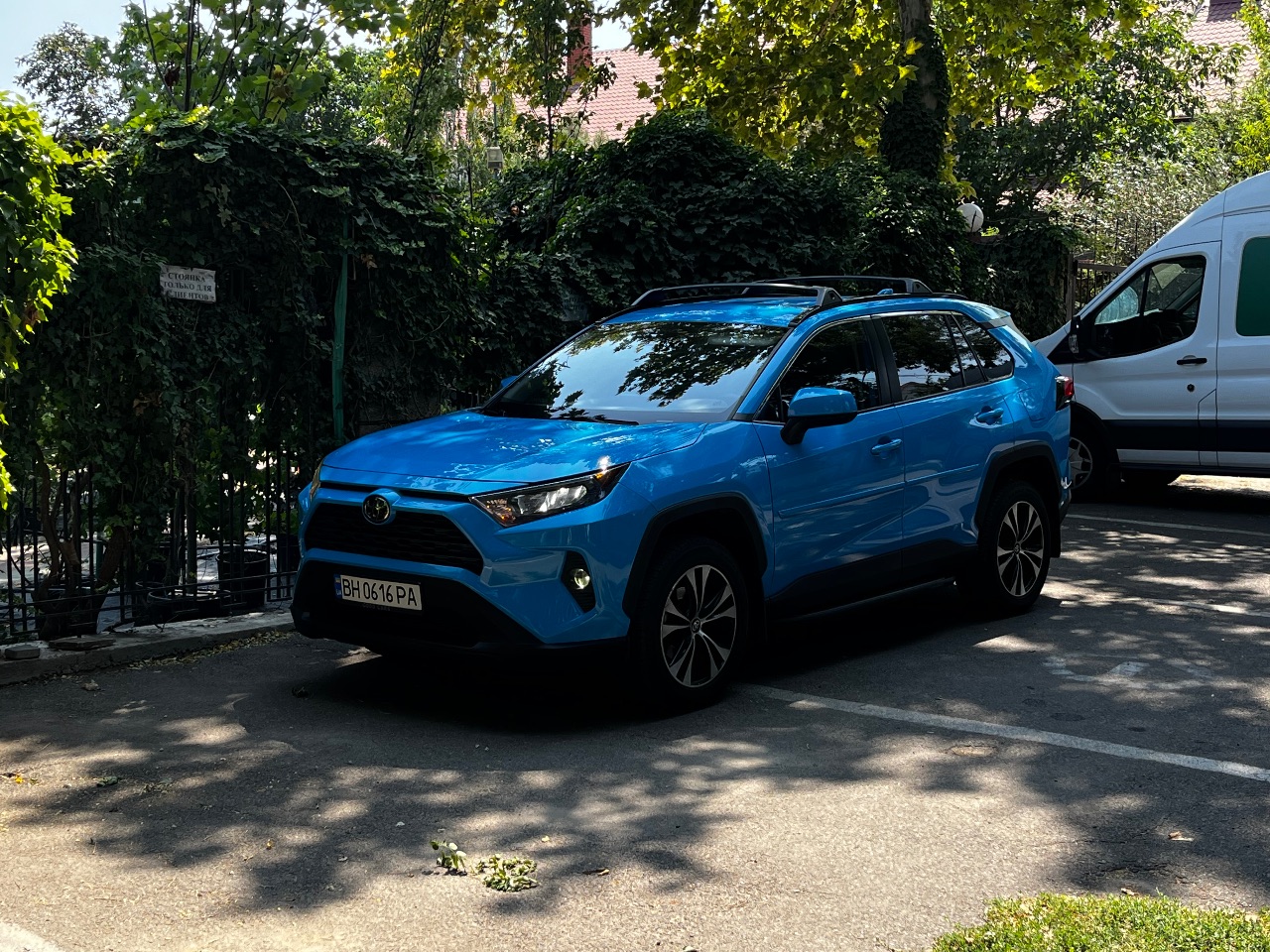 Toyota RAV4 - фото 9