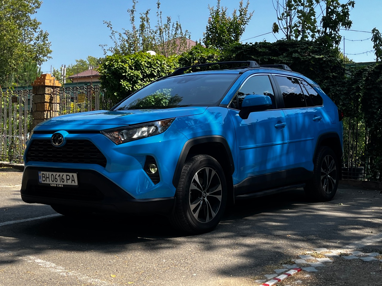 Toyota RAV4 - фото 7