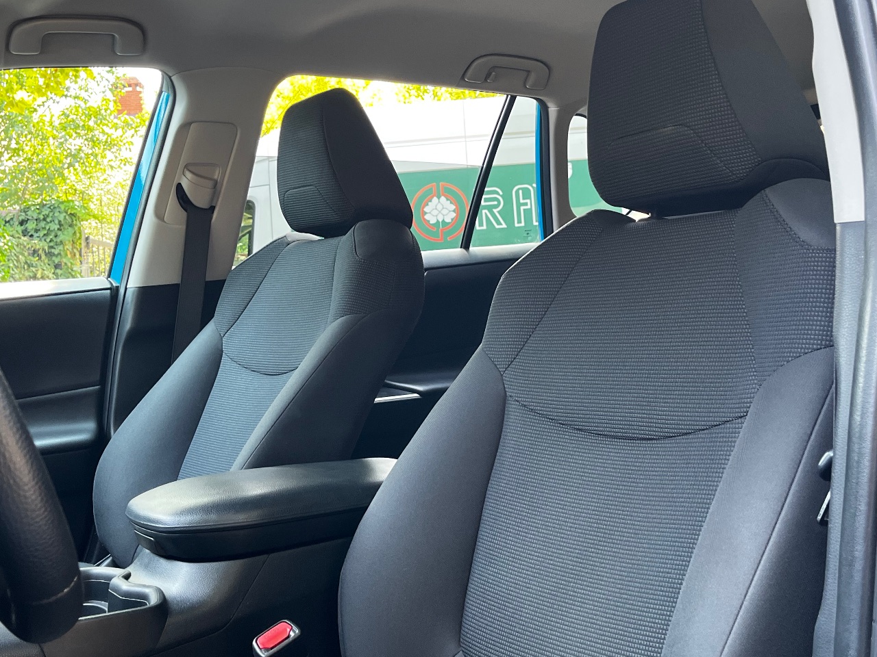 Toyota RAV4 - фото 16