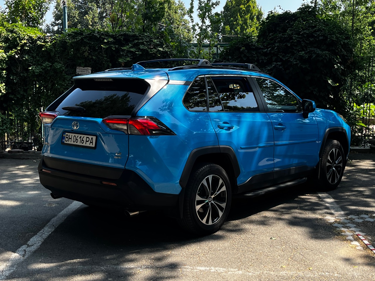 Toyota RAV4 - фото 12