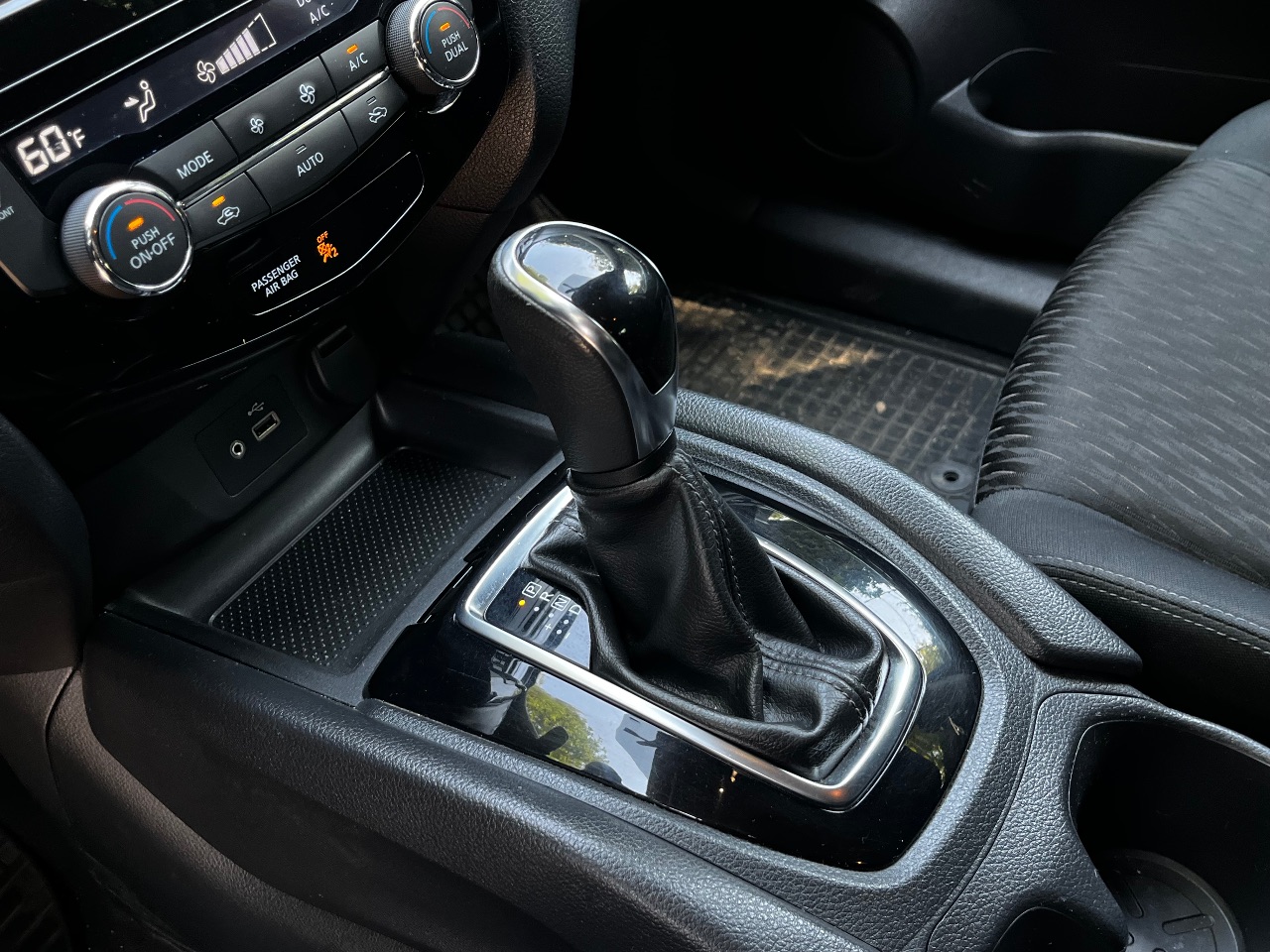 Nissan Rogue - фото 14