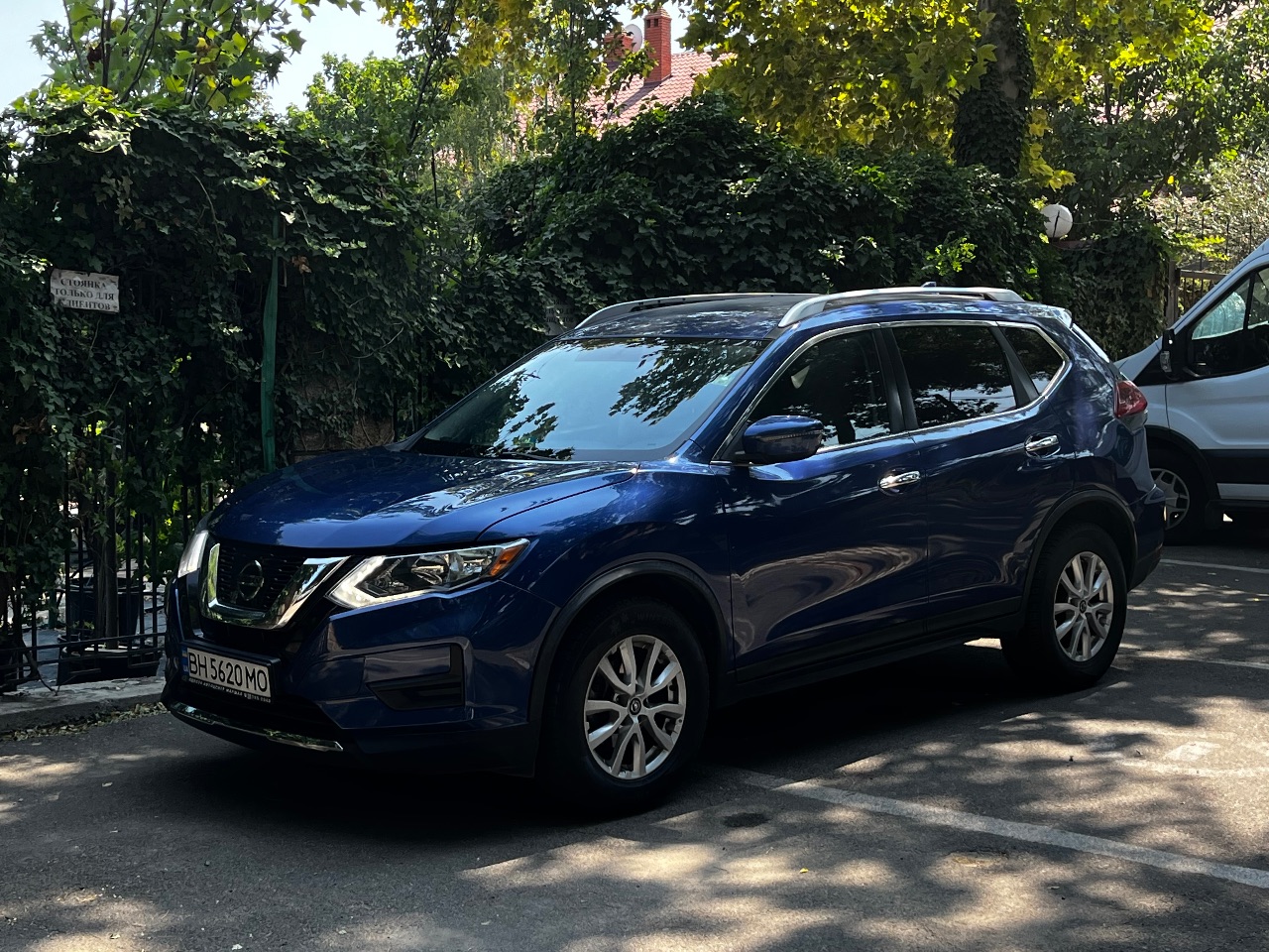 Nissan Rogue - фото 1