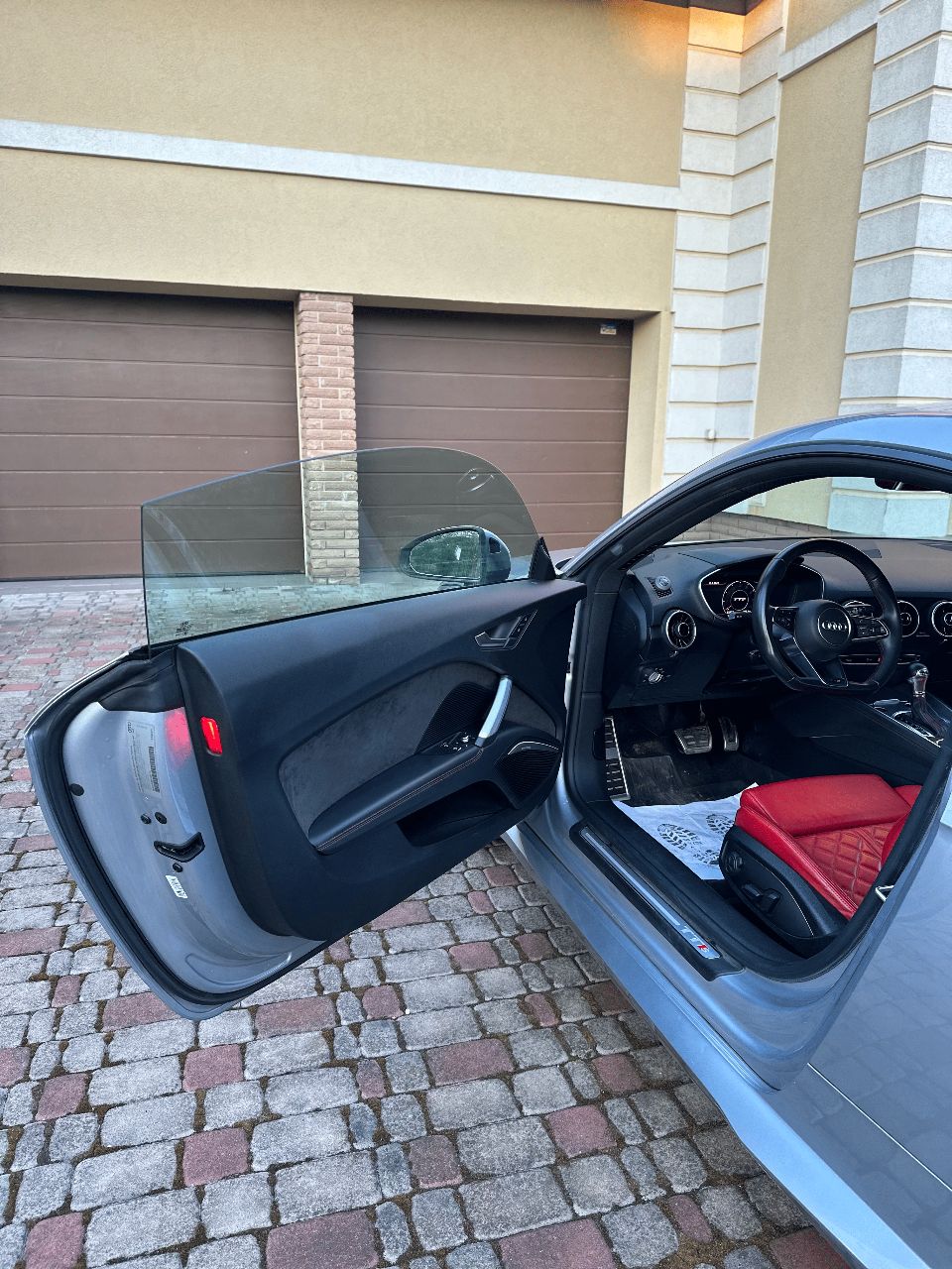 Audi TTS - фото 9