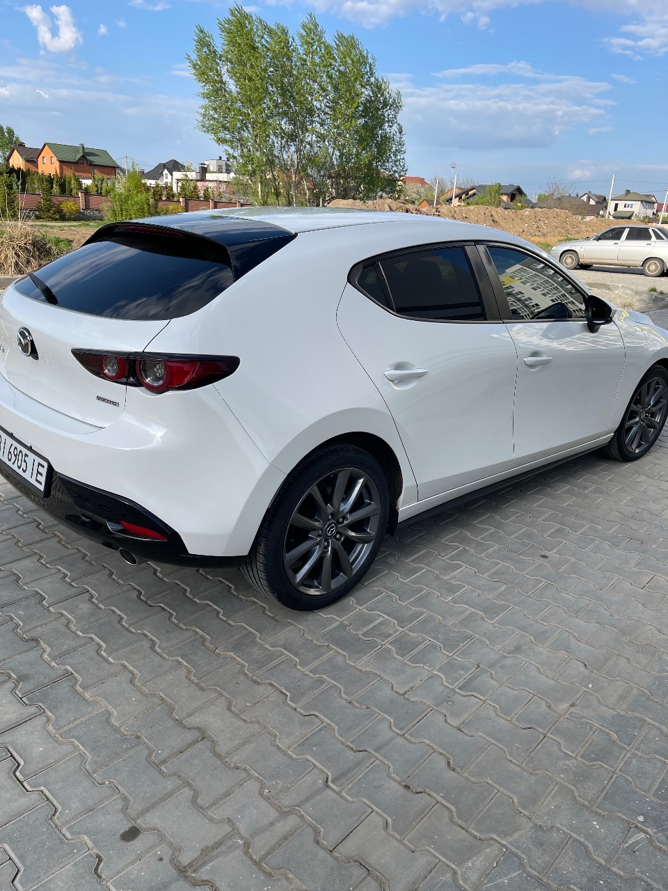 Mazda 3 - фото 5