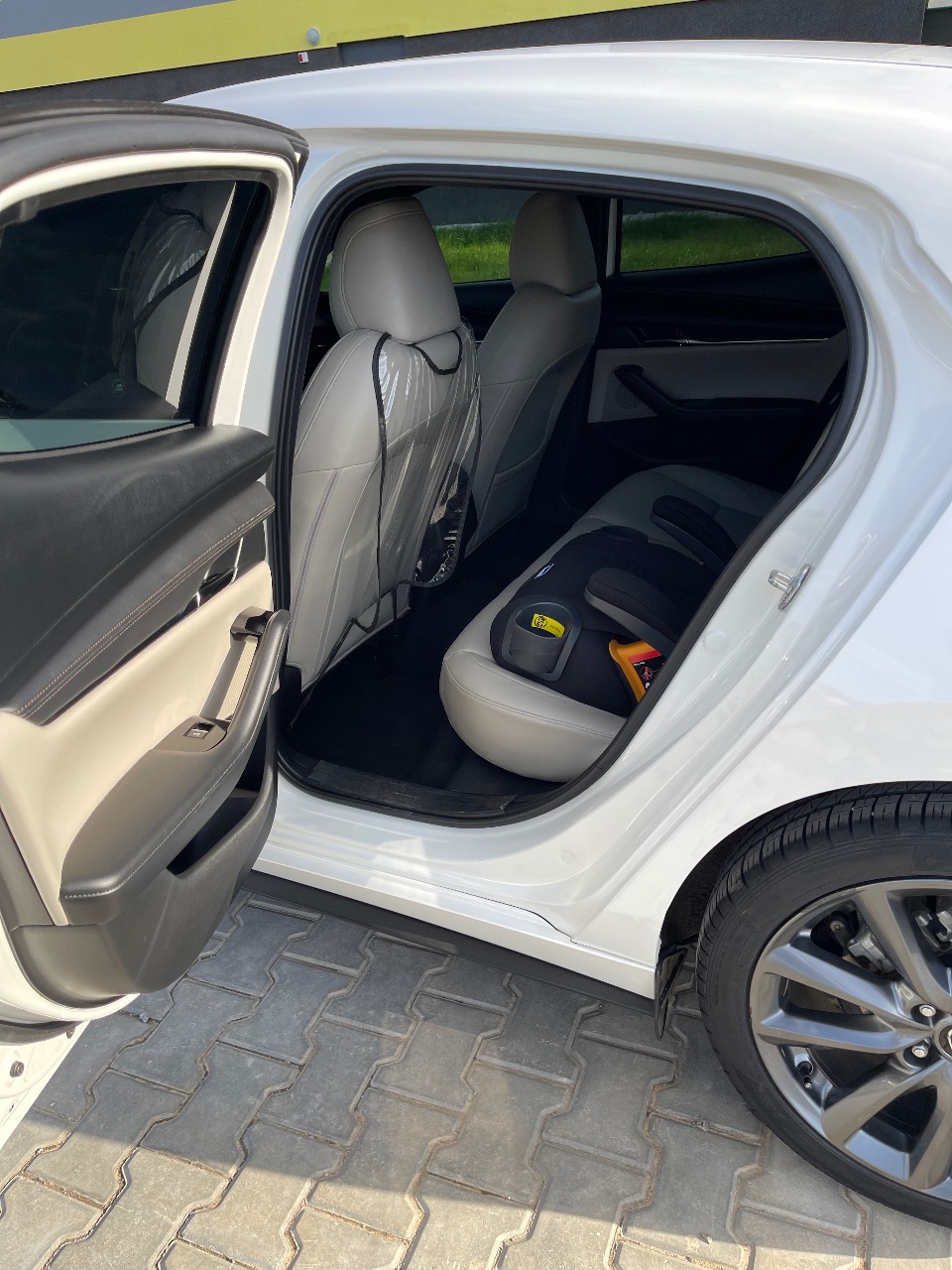 Mazda 3 - фото 16