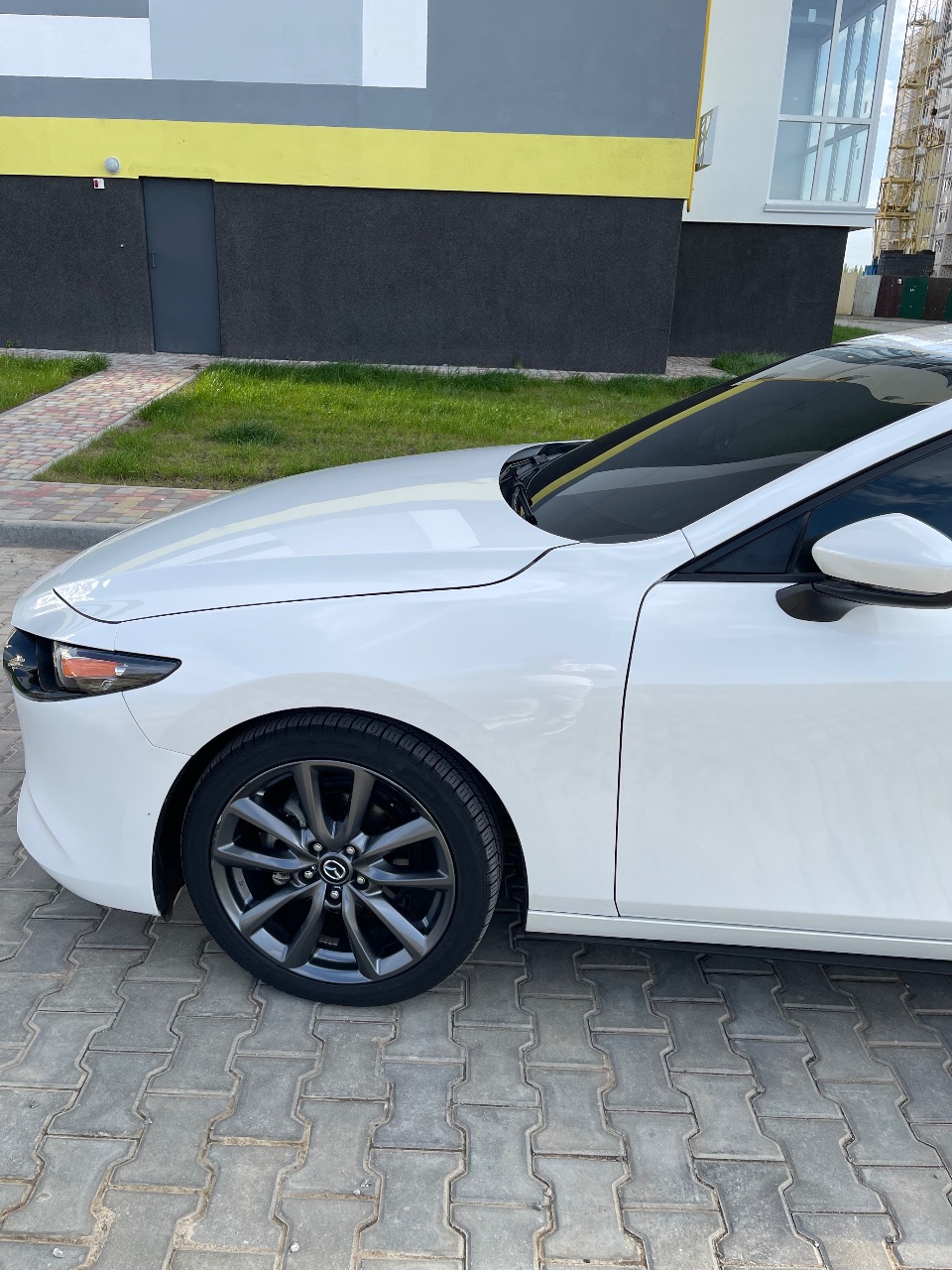 Mazda 3 - фото 10