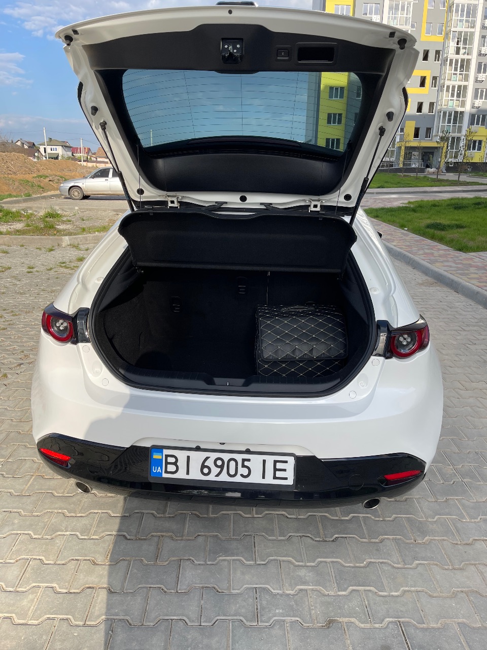 Mazda 3 - фото 14