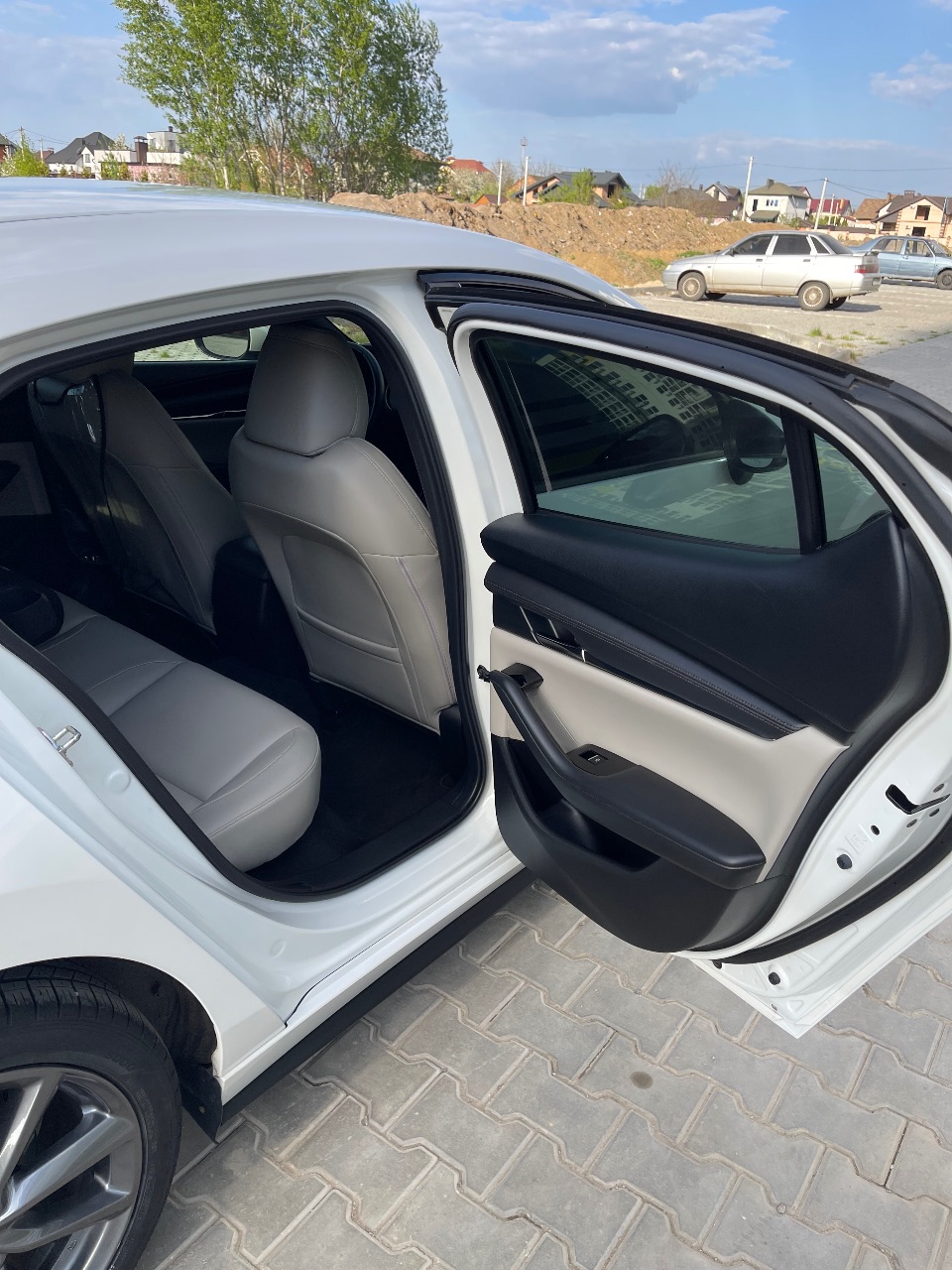 Mazda 3 - фото 18