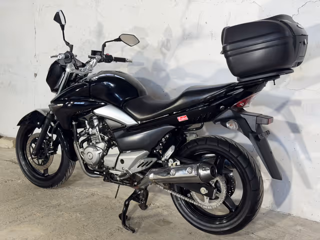Suzuki GSR 250 - зображення 5