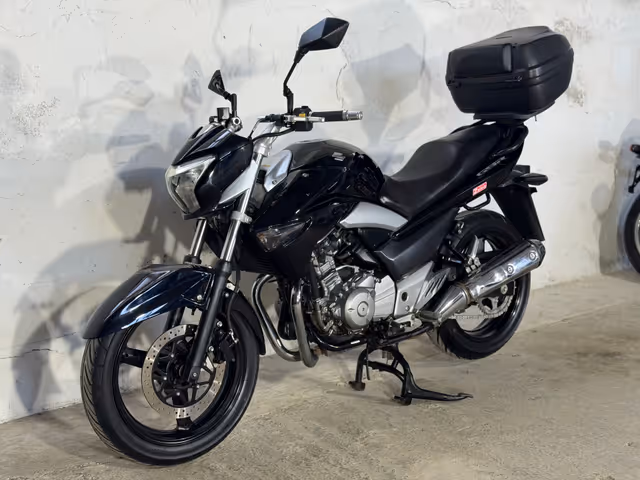 Suzuki GSR 250 - зображення 4