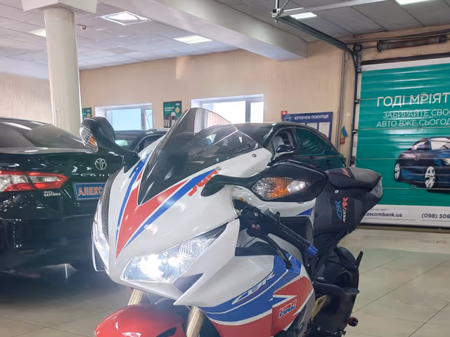 Honda CBR 1000 RR/RA Fireblade - зображення 2