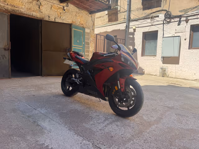 Yamaha YZF-R1 - зображення 3